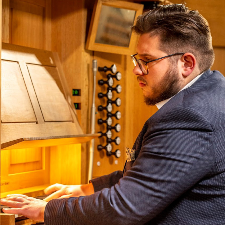 Marcel Eliasch: organ meets cathedral music